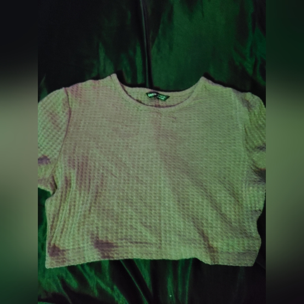 Cropped light brown shirt